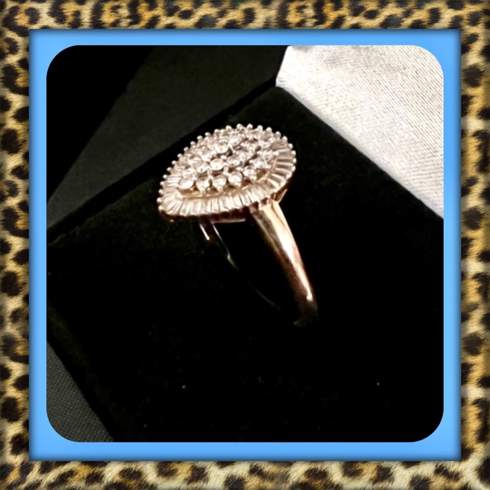 🔥SUPER SALE REDUCTION🔥✅PRICE FIRM✅ Genuine 10kt Solid Gold Pear Diamond Ring